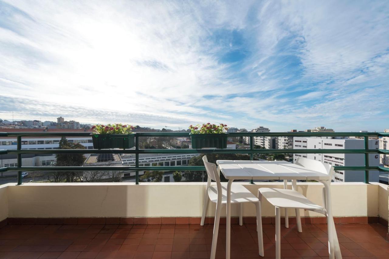 Lovelystay - Charming 3Br Flat W/ Free Parking In Devesas Vila Nova de Gaia Exteriör bild