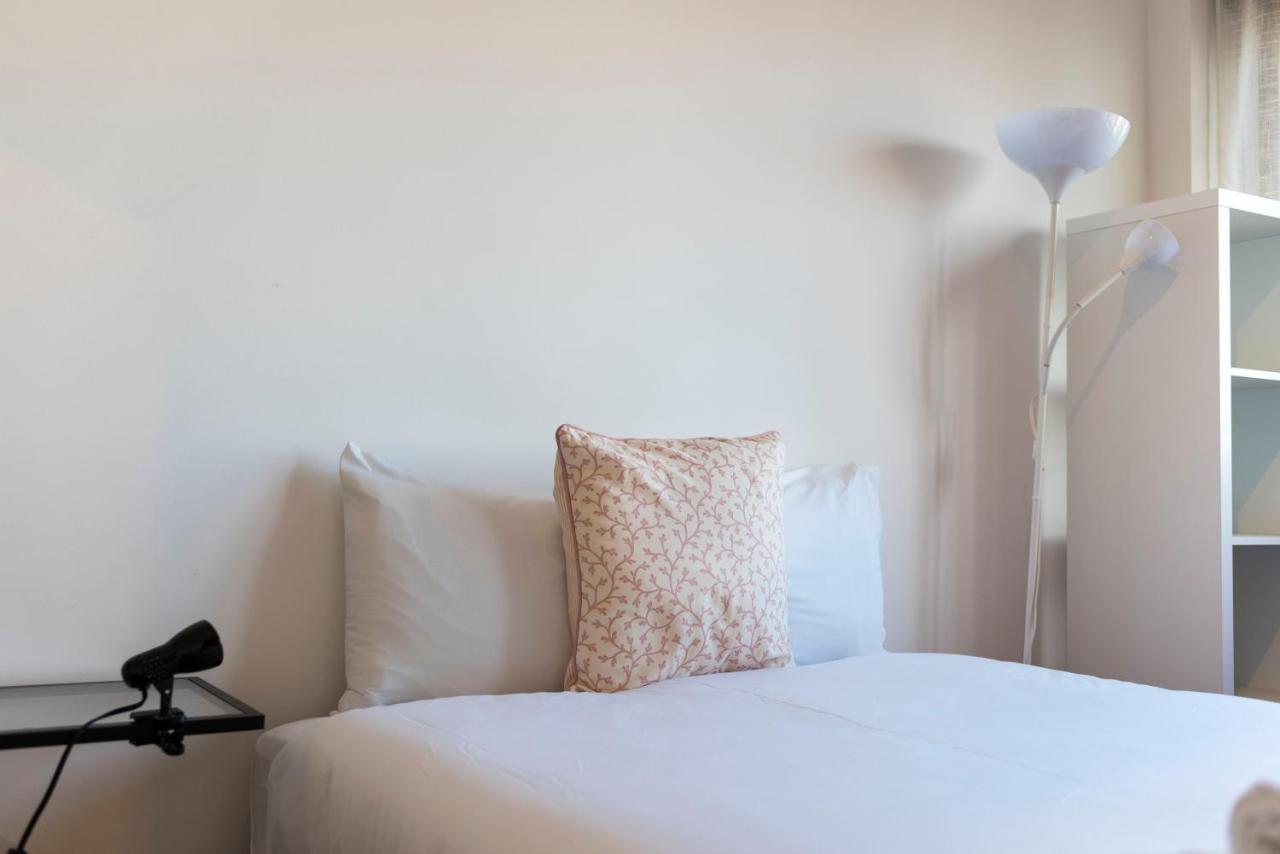 Lovelystay - Charming 3Br Flat W/ Free Parking In Devesas Vila Nova de Gaia Exteriör bild
