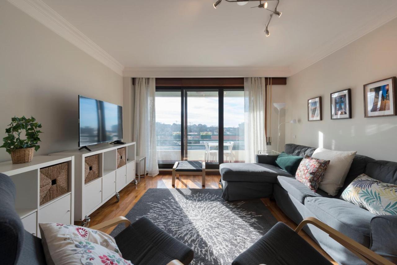 Lovelystay - Charming 3Br Flat W/ Free Parking In Devesas Vila Nova de Gaia Exteriör bild