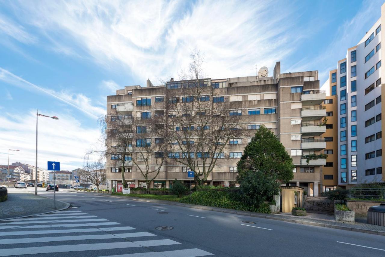 Lovelystay - Charming 3Br Flat W/ Free Parking In Devesas Vila Nova de Gaia Exteriör bild