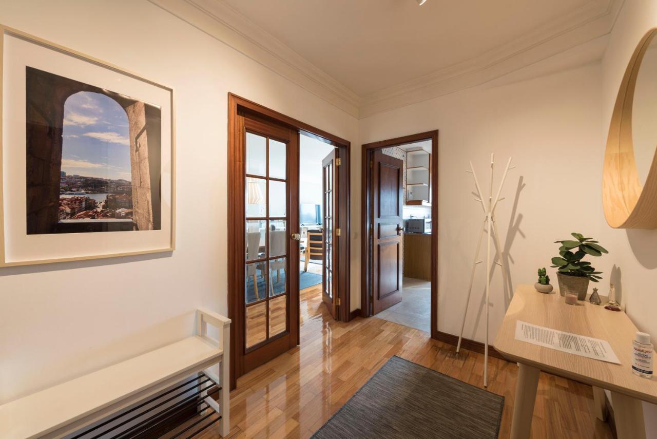 Lovelystay - Charming 3Br Flat W/ Free Parking In Devesas Vila Nova de Gaia Exteriör bild